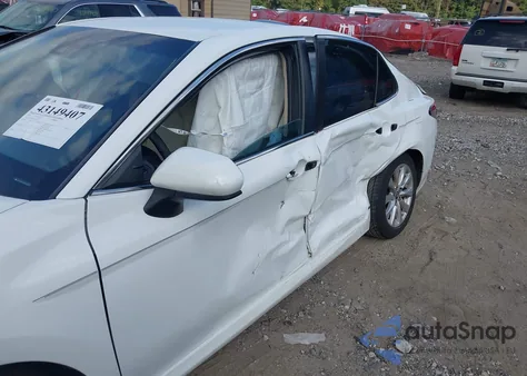 2018 Toyota Camry Le from USA, damaged, VIN 4T1B11HK3JU044579